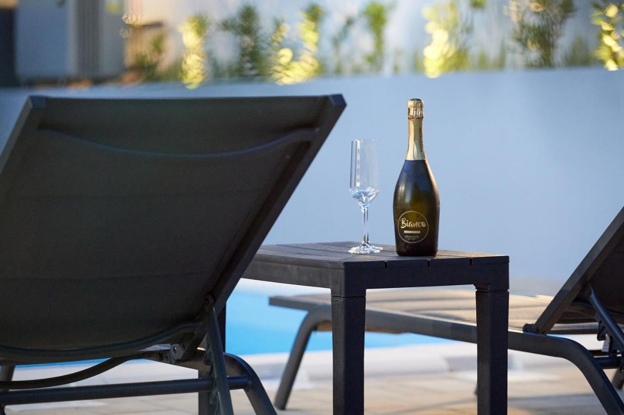 Nela & Sara - 2 Apartments With Heated Swimming Pool Seget Vranjica Ngoại thất bức ảnh