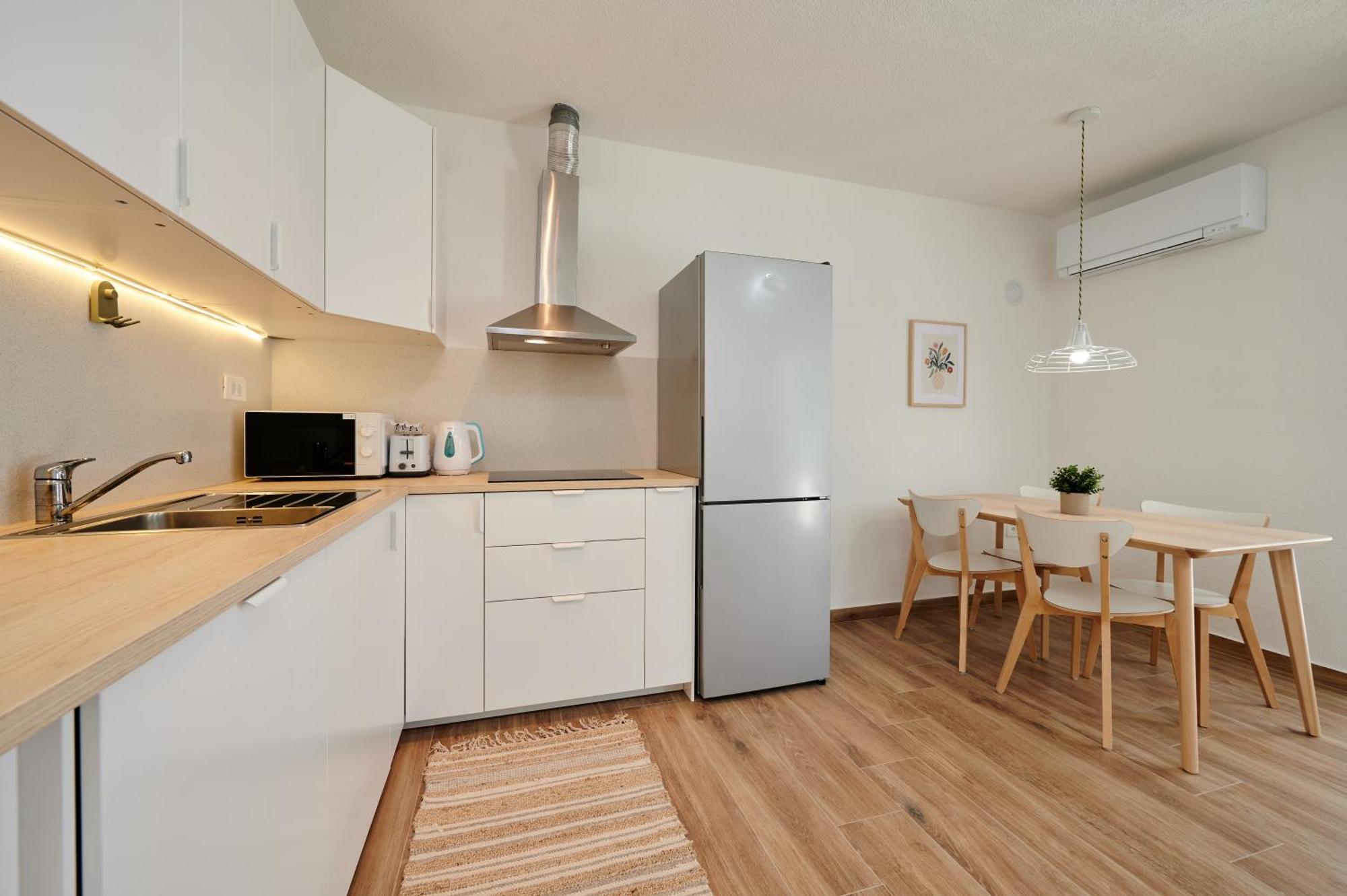 Nela & Sara - 2 Apartments With Heated Swimming Pool Seget Vranjica Ngoại thất bức ảnh